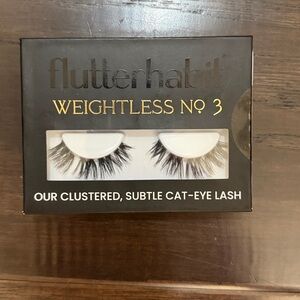Flutterhabit Weightless No. 3